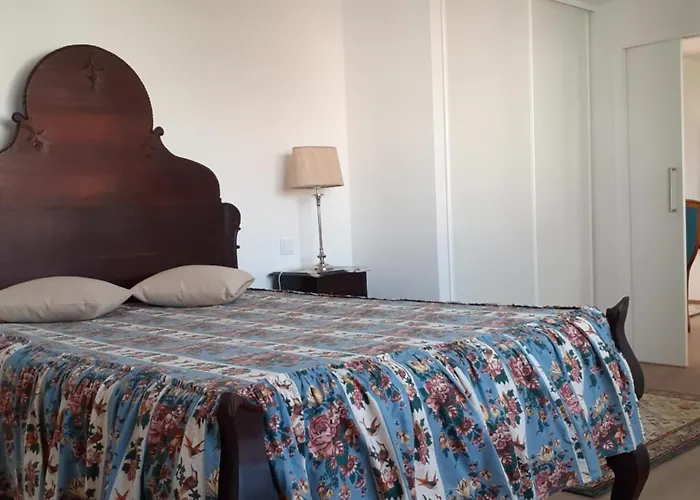 Charming Penthouse Лісабон